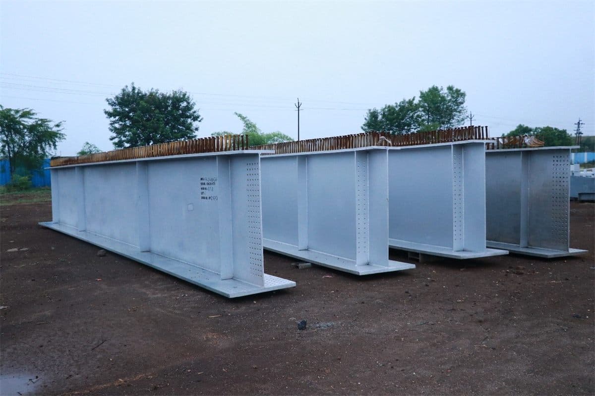 Finished plate girders in the stacking yard